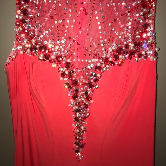 A junior banquet, homecoming, prom, etc. dress - Picture 1 of 7